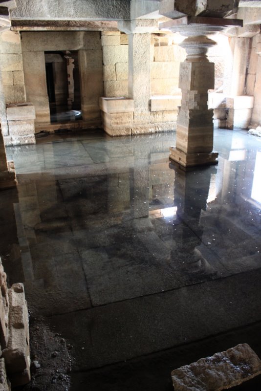 India 2010 - Hampi - Temples - Sunken Temple